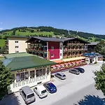 Harfenwirt #ski-in Ski-out Hotel 3*