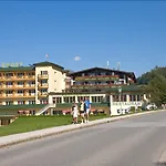 Harfenwirt #ski-in Ski-out Hotel 3*