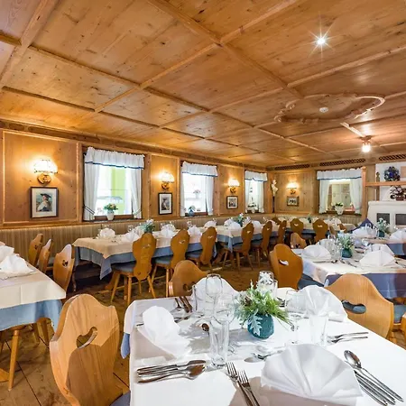 Harfenwirt #ski-in Ski-out Hotell 3*