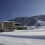 Harfenwirt #ski-in Ski-out מלון 3*