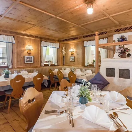 Harfenwirt #ski-in Ski-out Hotel