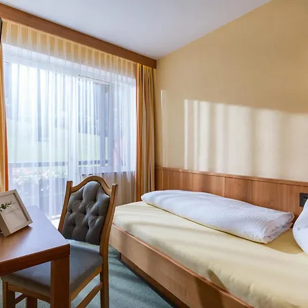 Harfenwirt #ski-in Ski-out Hotel