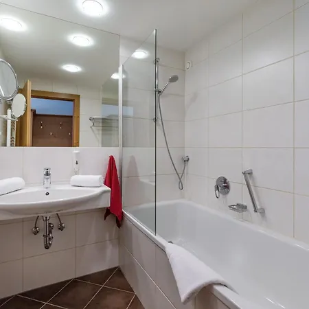 Harfenwirt #ski-in Ski-out Hotel 3*