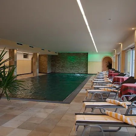 Harfenwirt #ski-in Ski-out Hotel 3*