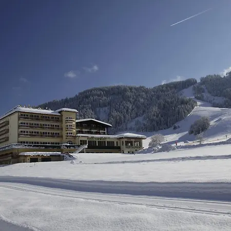 Harfenwirt #ski-in Ski-out Hotel 3*