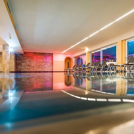 Hotel Harfenwirt #ski-in Ski-out 3*