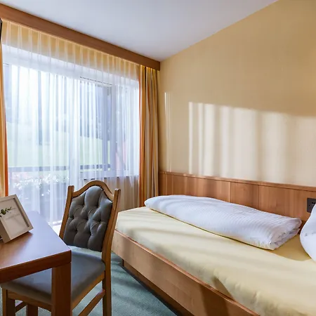 Harfenwirt #ski-in Ski-out Hotel